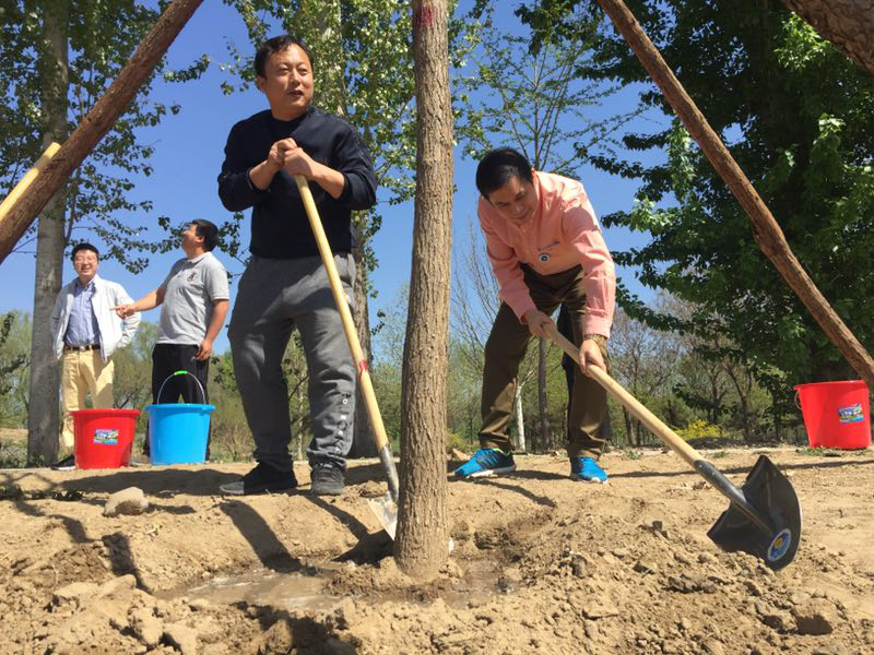 仟億達集團（證券代碼：831999）董事長鄭兩斌先生以實際行動踐行綠色發展